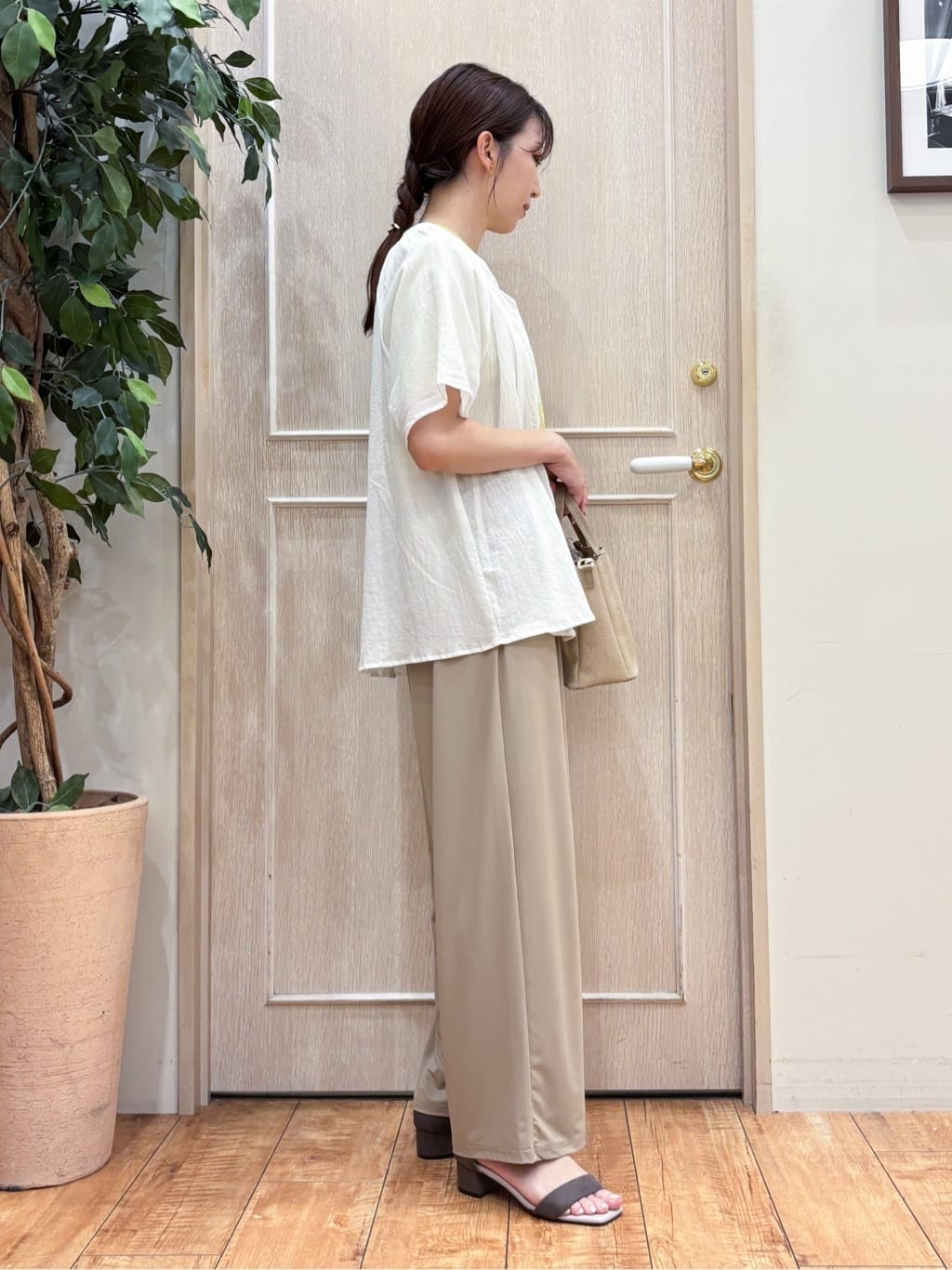 なみさんの「SHOO･LA･RUE｜【S-LL/ひんやり/UV】選べる6柄でそれぞれ欲しくなる プリントTシャツ」を使ったコーディネート