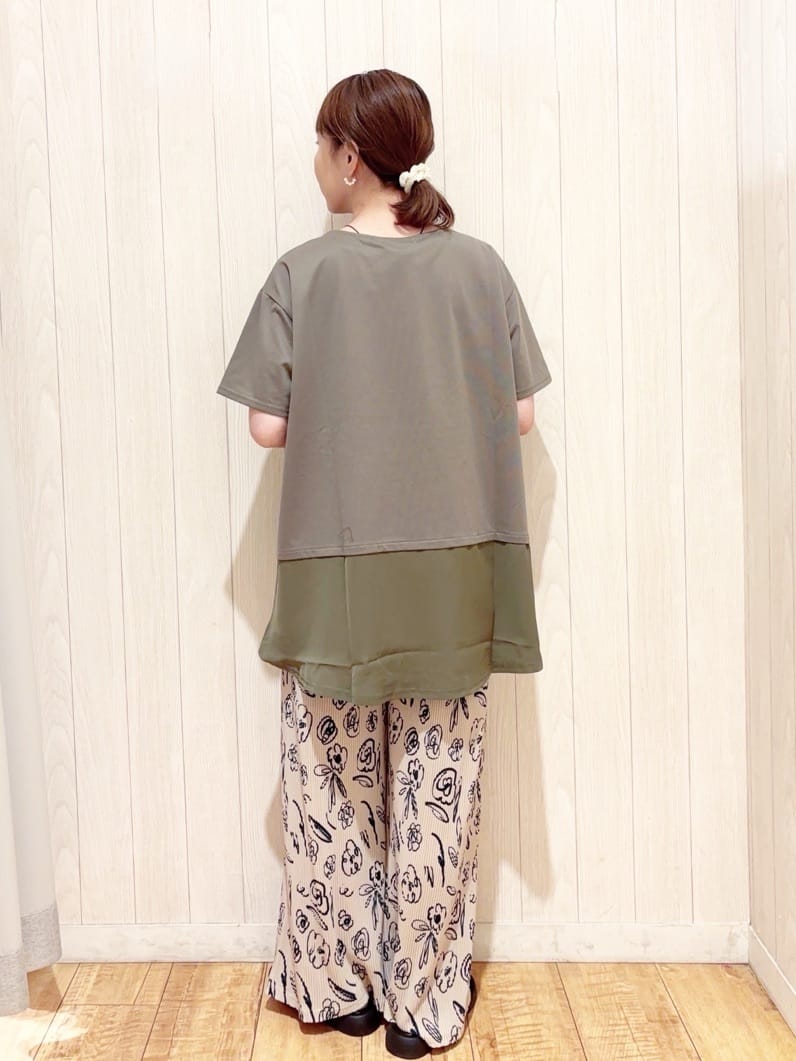 あいこさんの「SHOO･LA･RUE｜【S-LL/UV/吸水速乾】きれいに体型カバー Aライン チュニックワンピース」を使ったコーディネート