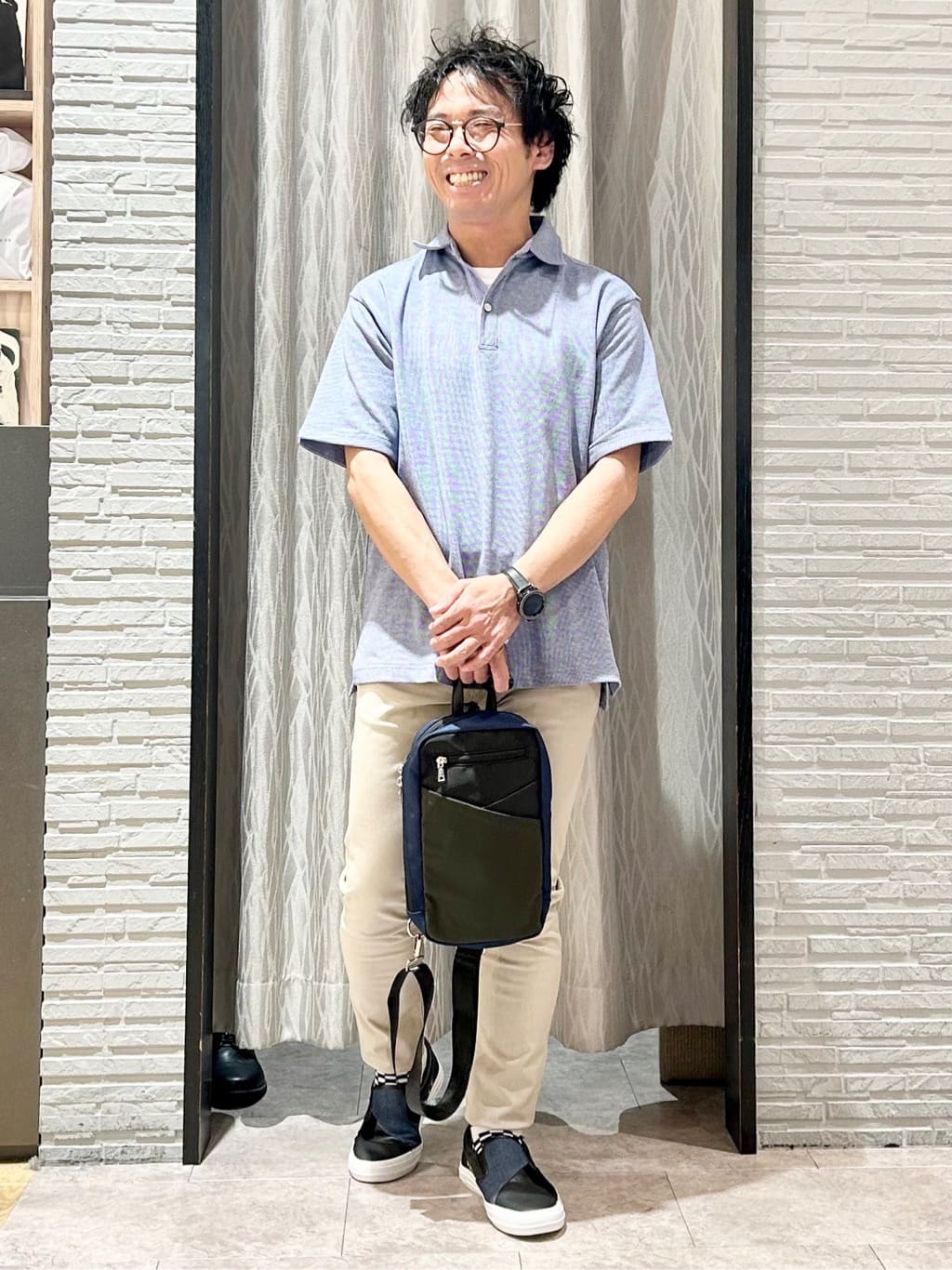 KENJI Iさんの「THE SHOP TK｜切替ボディバッグ」を使ったコーディネート
