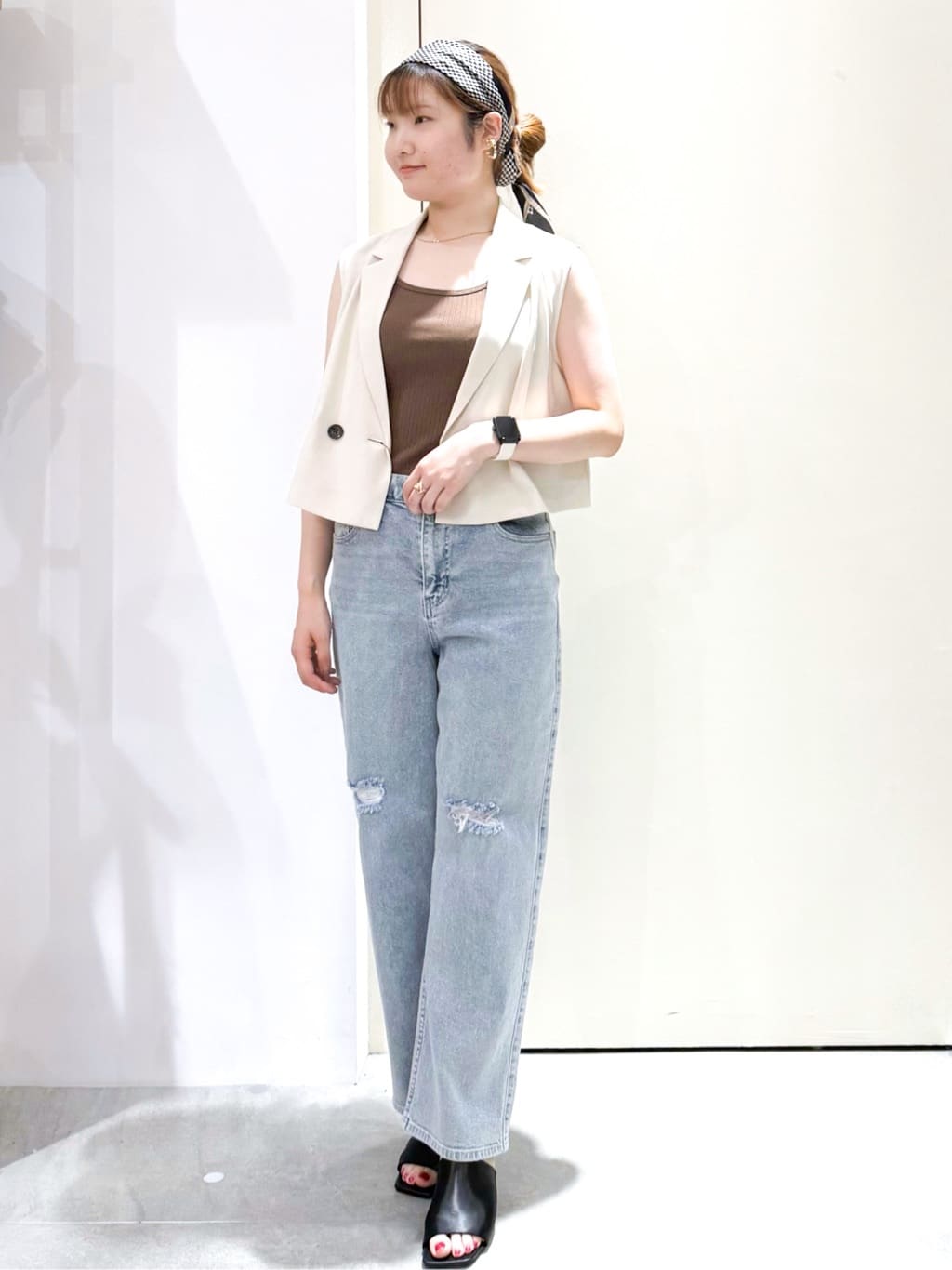 sayaさんの「OPAQUE.CLIP｜ショートテーラードジレ【接触冷感／洗濯機洗い可】」を使ったコーディネート