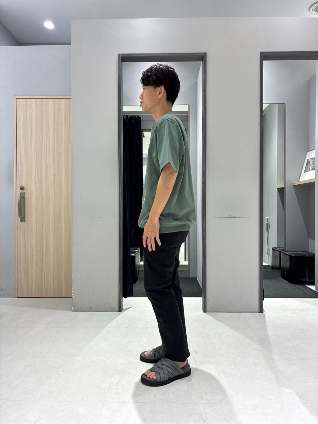 わいずみさんの「TAKEO KIKUCHI｜【抗菌防臭／5サイズ展開】ハイゲージポンチ Tシャツ」を使ったコーディネート