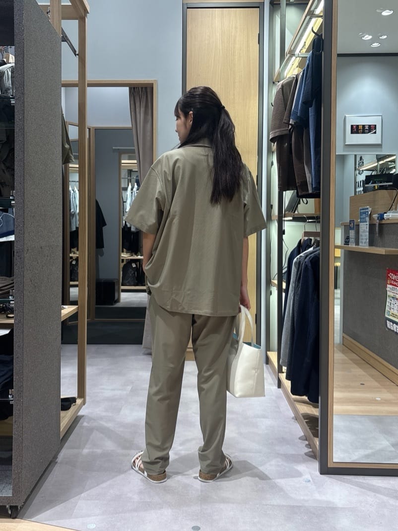 よぴさんの「TAKEO KIKUCHI｜【COOL CITY WEAR】エアートール オープンカラーシャツ /接触冷感・通気性」を使ったコーディネート
