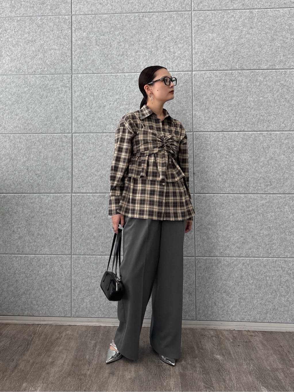 ayanoさんの「INDIVI｜オンブレチェックビスチェ」を使ったコーディネート