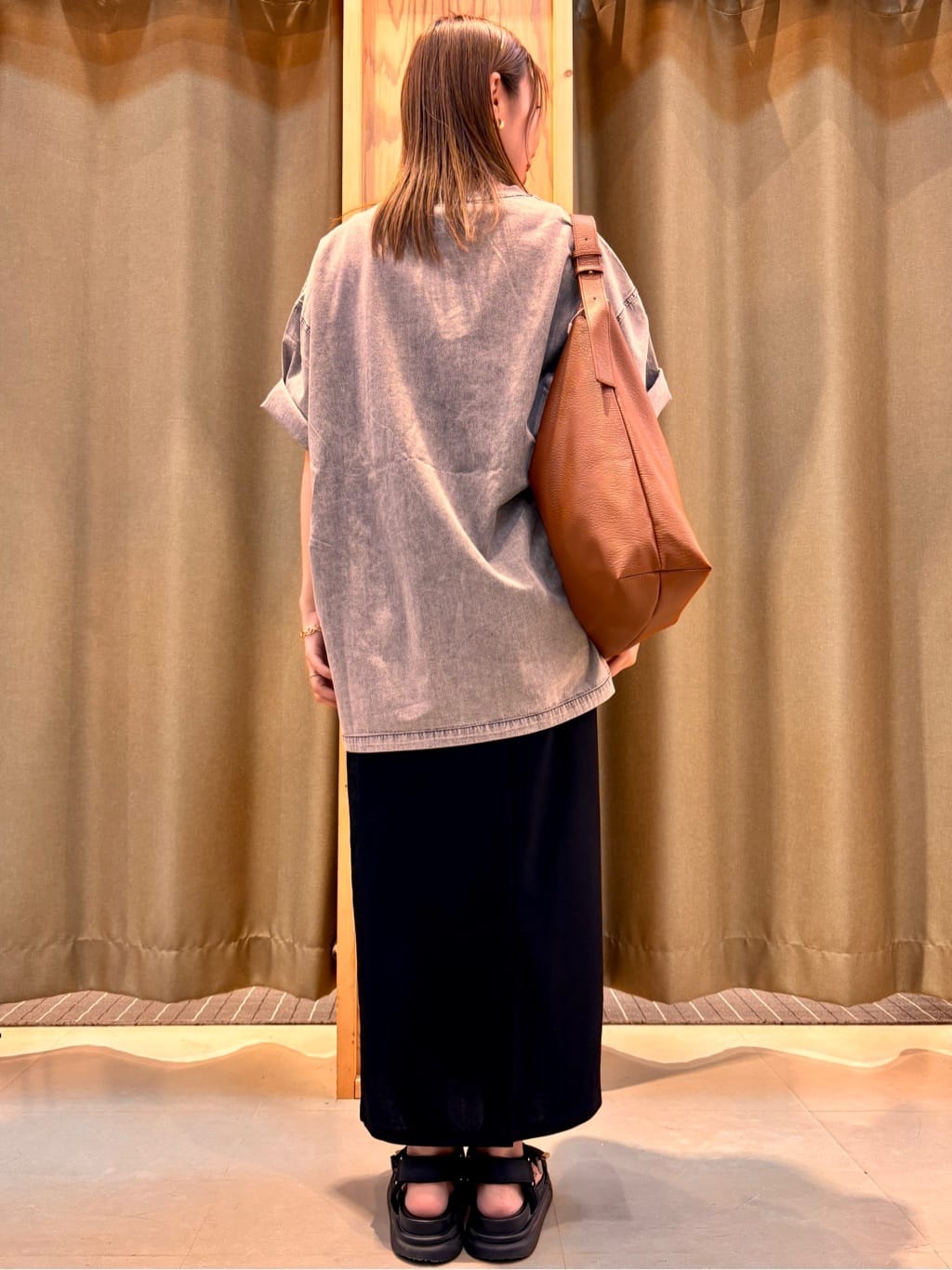 HaNeさんの「THE SHOP TK｜ライトデニム半袖Tシャツ【洗濯機OK】」を使ったコーディネート