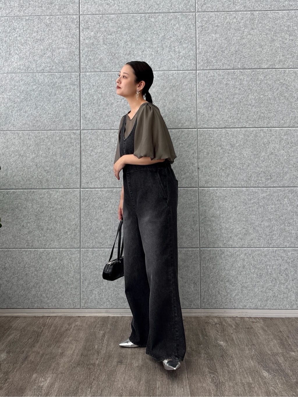 ayanoさんの「INDIVI｜ボリュームスリーブブラウス」を使ったコーディネート