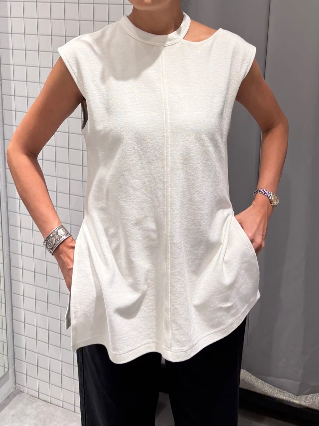 ibuさんの「CODE A｜pile cutout tee」を使ったコーディネート