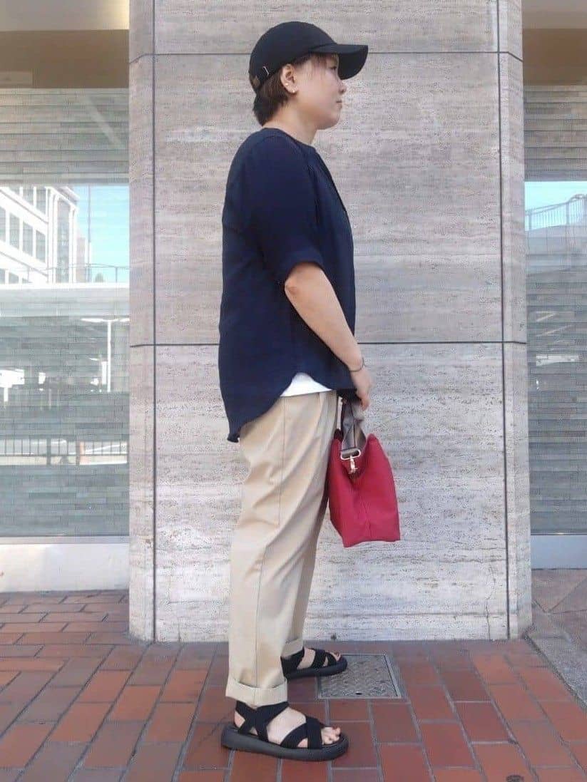 ヒロコジさんの「SHOO･LA･RUE｜【洗える/S-LL/美脚シルエット】ハイパーストレッチ テーパードパンツ」を使ったコーディネート
