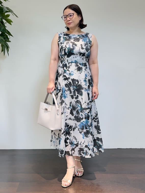 Asamiさんの「UNTITLED｜【シアー/エレガント/花柄/夏ワンピ】ペイントフラワーワンピース」を使ったコーディネート