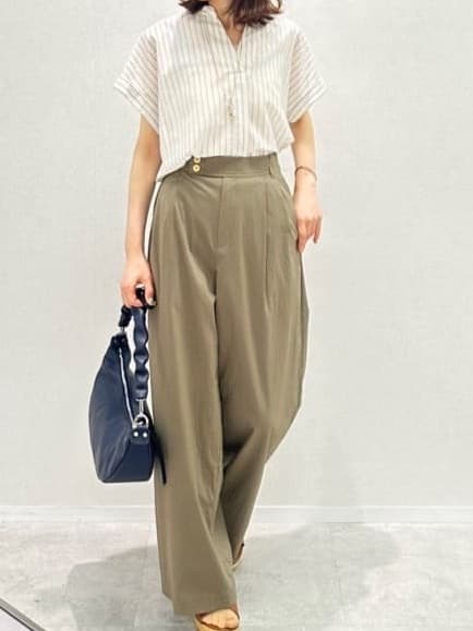 Miwaさんの「UNTITLED｜【洗える/スキッパー】フレンチスリーブシアーブラウス」を使ったコーディネート