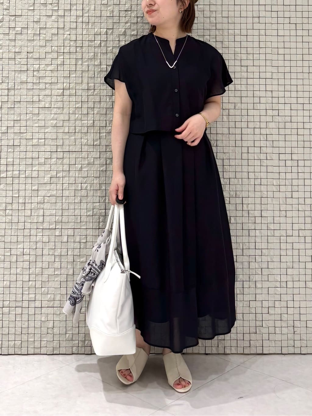 sakuさんの「INDIVI｜リネン調ペーズリースカーフ」を使ったコーディネート