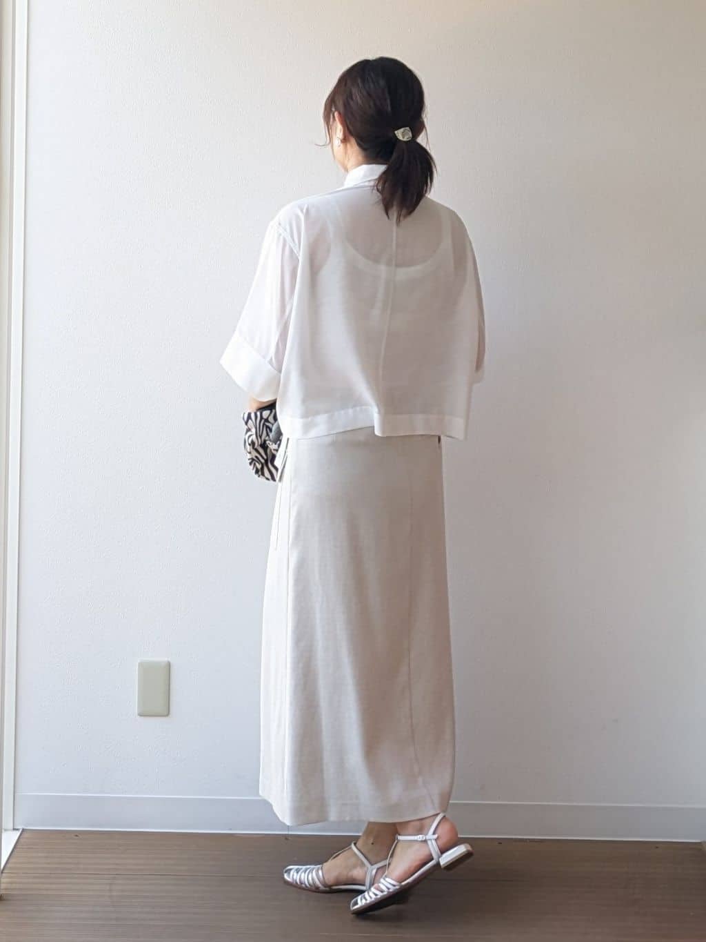 なみきさんの「UNTITLED｜【前開き/洗える】ショート丈シアーシャツ」を使ったコーディネート