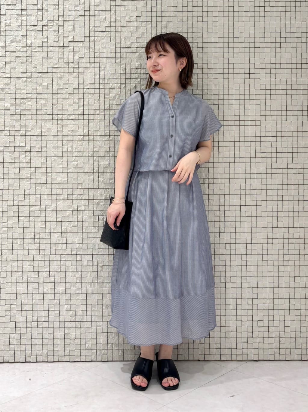 sakuさんの「INDIVI｜リネン調ペーズリースカーフ」を使ったコーディネート