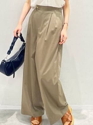 Miwaさんの「UNTITLED｜【洗える/スキッパー】フレンチスリーブシアーブラウス」を使ったコーディネート