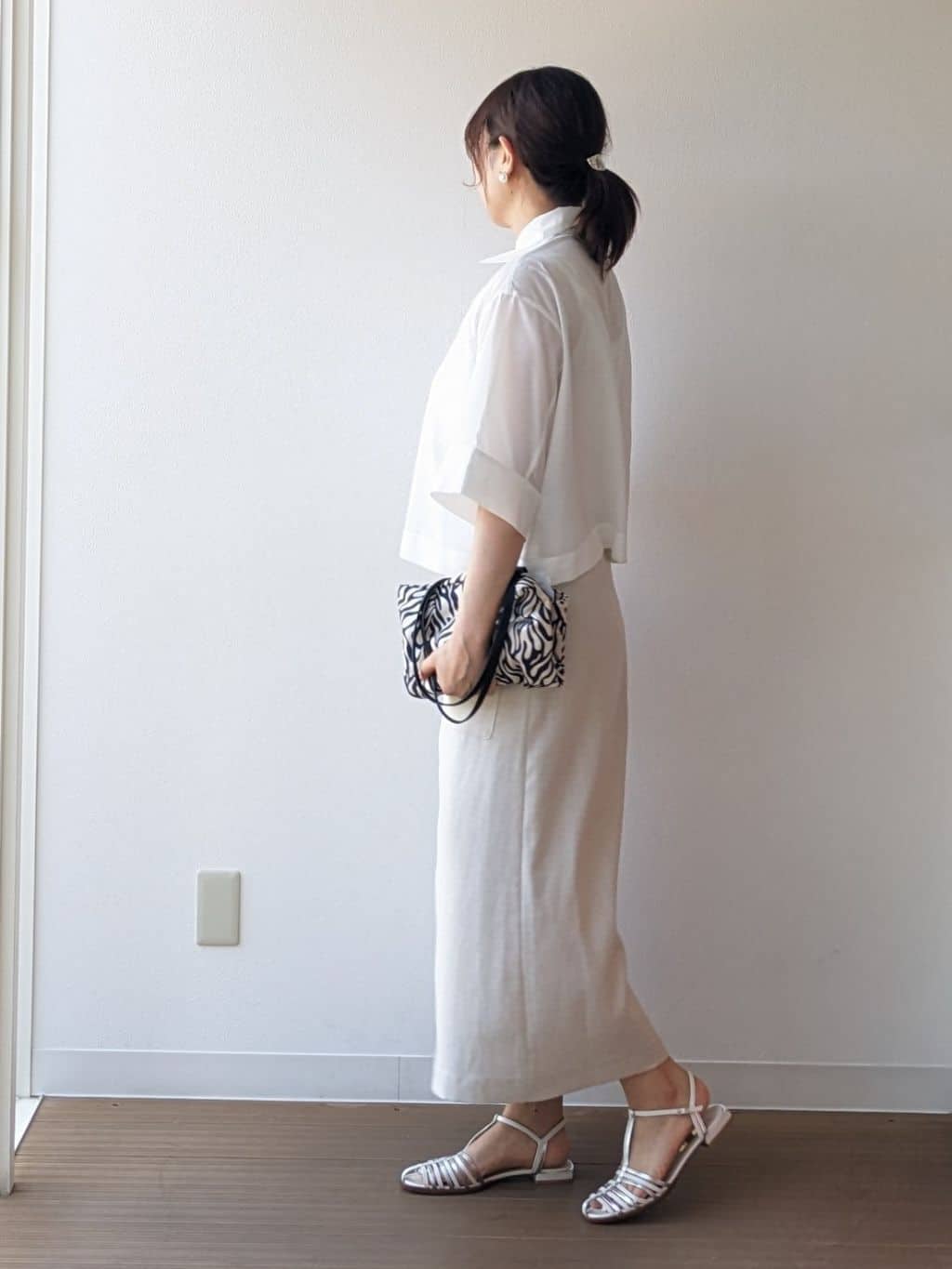 なみきさんの「UNTITLED｜【前開き/洗える】ショート丈シアーシャツ」を使ったコーディネート