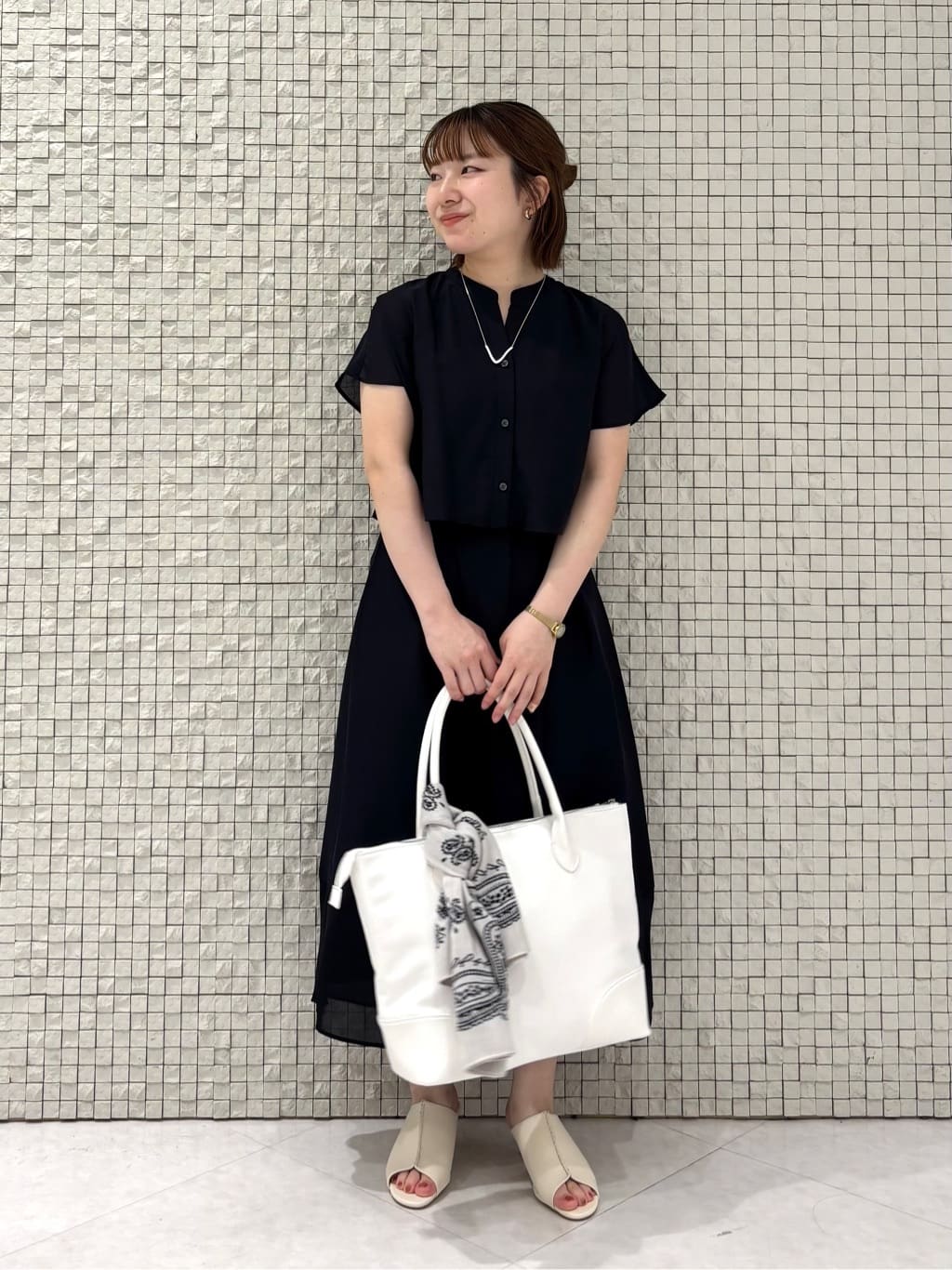 sakuさんの「INDIVI｜リネン調ペーズリースカーフ」を使ったコーディネート