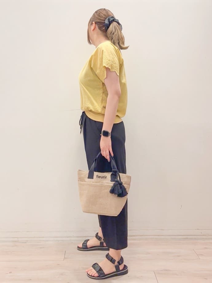 naoさんの「SHOO･LA･RUE｜スカラップ刺繍レースが目を惹く ドルマントップス」を使ったコーディネート