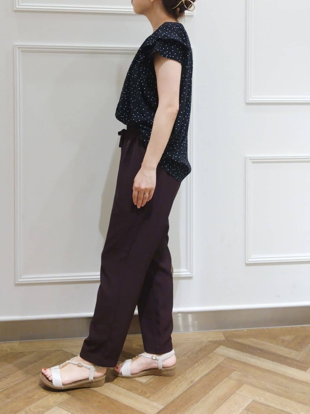 おとうふさんの「SHOO･LA･RUE｜【S-LL/ひんやり】きちんと見えで好印象 ドット柄デザイントップス」を使ったコーディネート