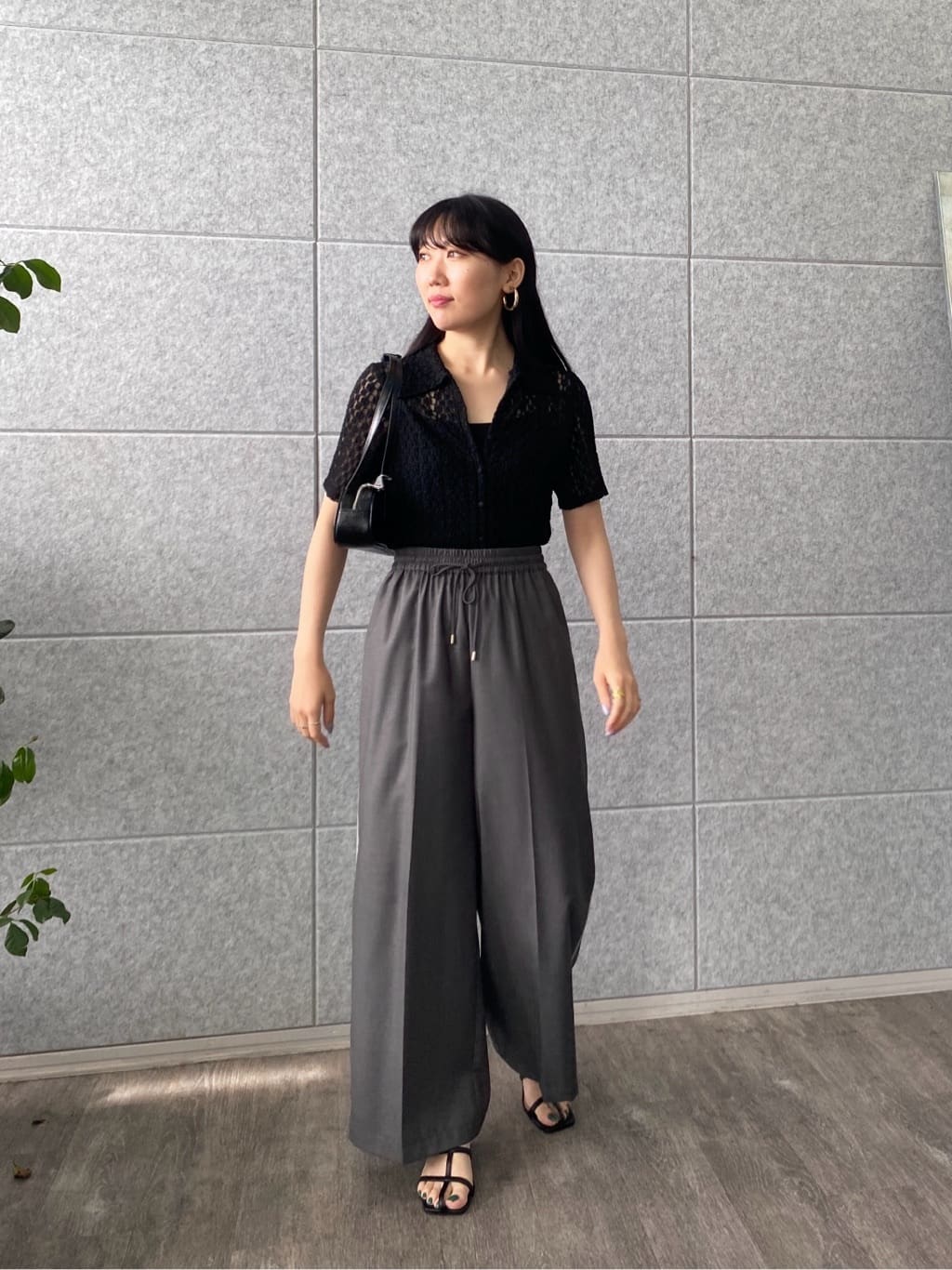 rinaさんの「INDIVI｜【セットアップ可能】サキソニーサイドラインパンツ」を使ったコーディネート