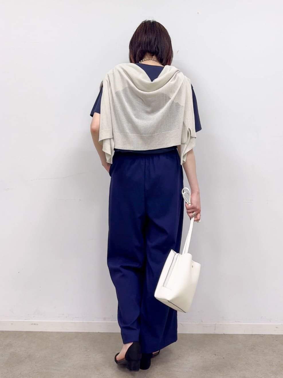 𝐜𝐡𝐢𝐤𝐚さんの「SHOO･LA･RUE｜【着丈選べる】触れる度ひんやり ゆるきれい イージーワイドパンツ」を使ったコーディネート
