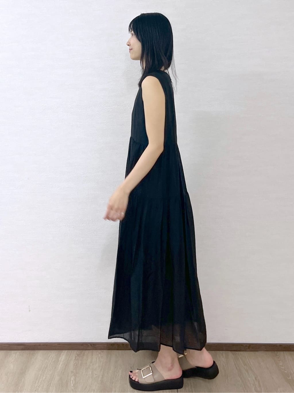 sachikoさんの「OPAQUE.CLIP｜麻混シアーギャザーティアードワンピース【洗濯機洗い可】」を使ったコーディネート
