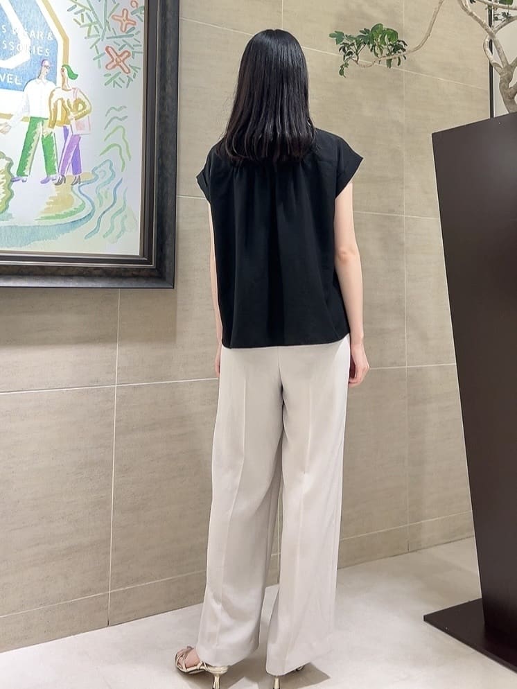 sechiさんの「UNTITLED｜【接触冷感/UVカット/ウエストゴム】センタープレスツイルパンツ」を使ったコーディネート