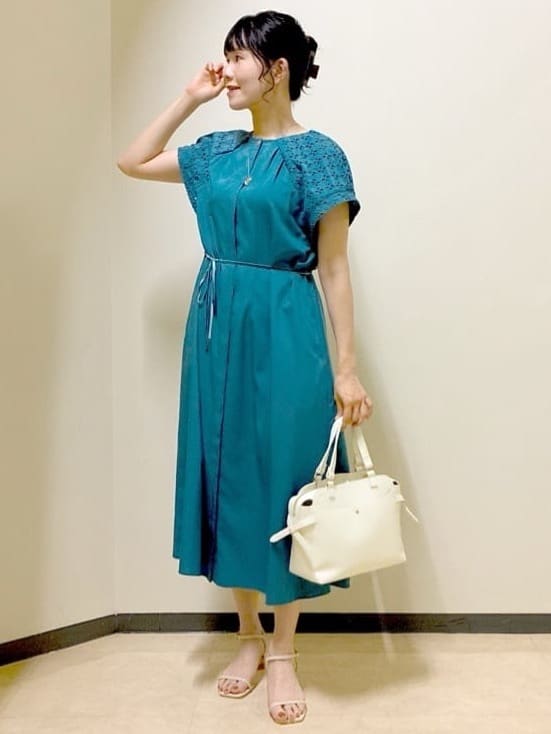  beni_gingerさんの「Reflect｜カットワークレーススリーブワンピース」を使ったコーディネート