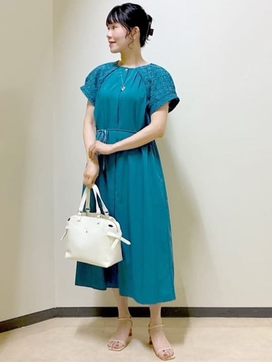  beni_gingerさんの「Reflect｜カットワークレーススリーブワンピース」を使ったコーディネート