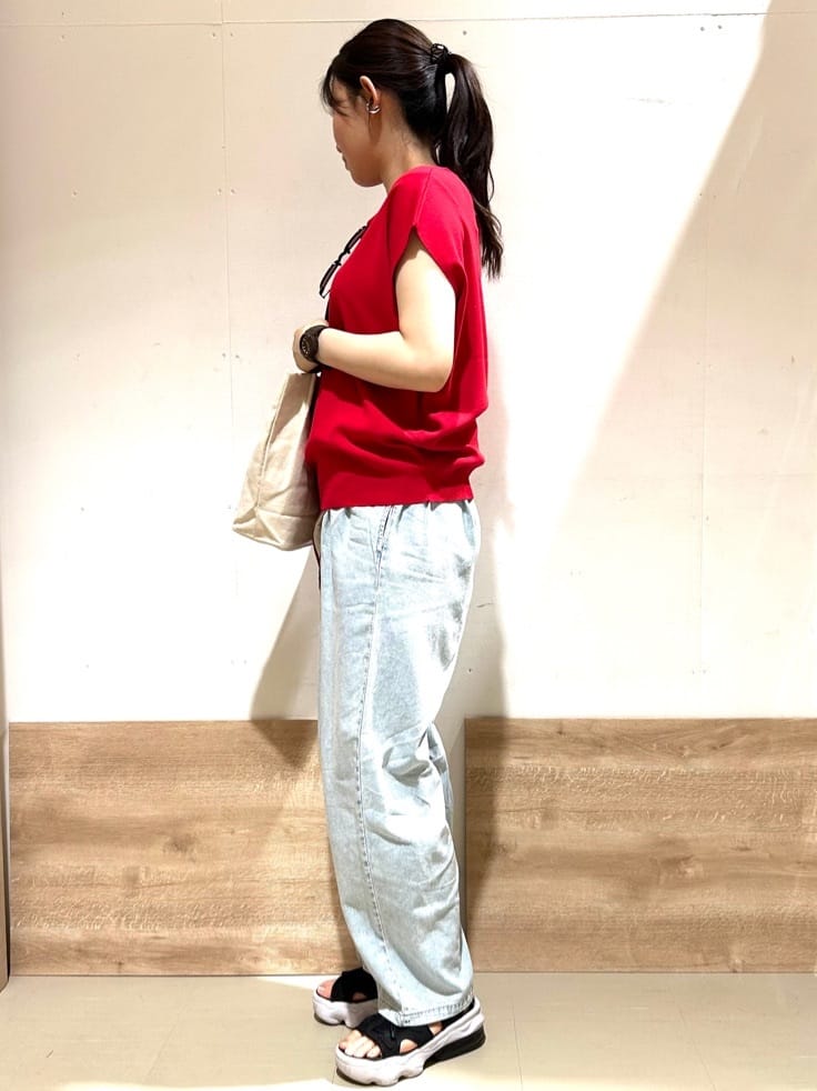花さんの「SHOO･LA･RUE｜【洗える/S-LL/ひんやり】さらりと好印象　総針フレンチスリーブニット」を使ったコーディネート
