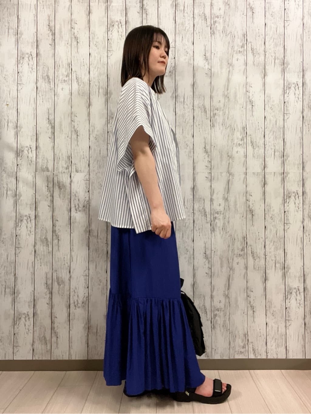 シカさんの「SHOO･LA･RUE｜【S-LL/汗ジミ軽減/ひんやり/UV】インせず着られる フレンチスリーブTシャツ」を使ったコーディネート