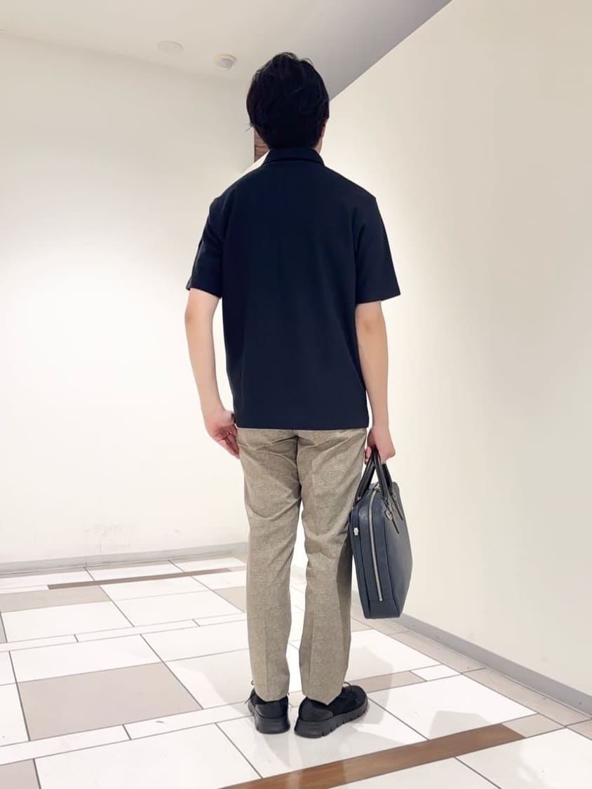 及川さんの「TAKEO KIKUCHI｜【抗菌防臭】COOL DOTS（R）ドビープリント パンツ」を使ったコーディネート