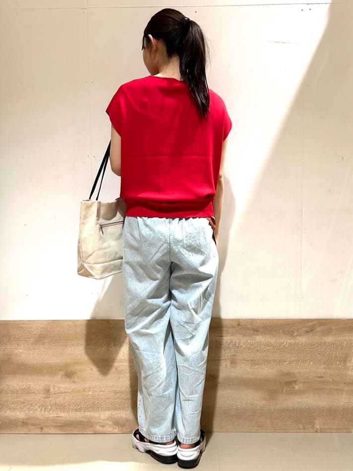花さんの「SHOO･LA･RUE｜【洗える/S-LL/ひんやり】さらりと好印象　総針フレンチスリーブニット」を使ったコーディネート
