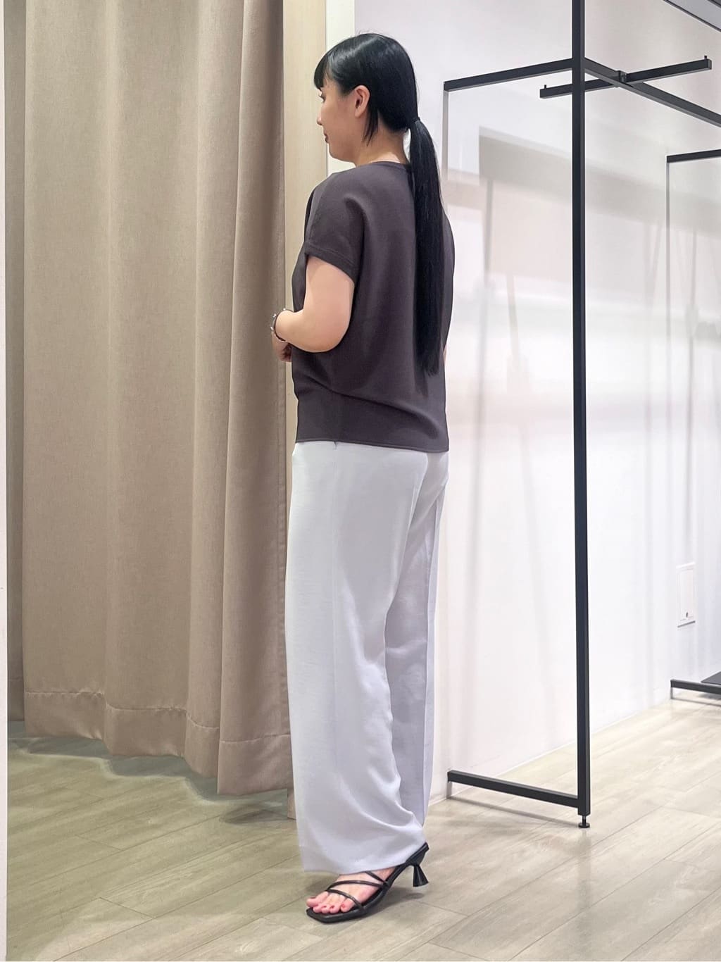 hasuさんの「INDIVI｜【着る日傘／遮熱／UVケア】ワイドパンツ」を使ったコーディネート