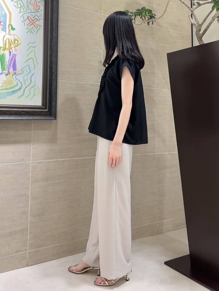 sechiさんの「UNTITLED｜【接触冷感/UVカット/ウエストゴム】センタープレスツイルパンツ」を使ったコーディネート