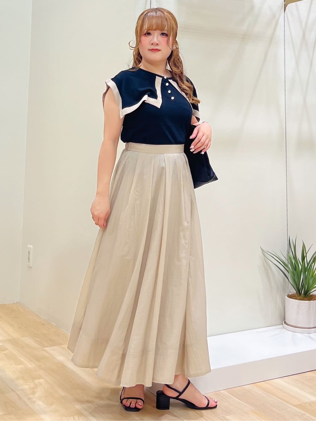 みことさんの「grove｜【ひんやり/UVカット】大人の可愛さ　セーラーカラーニット」を使ったコーディネート