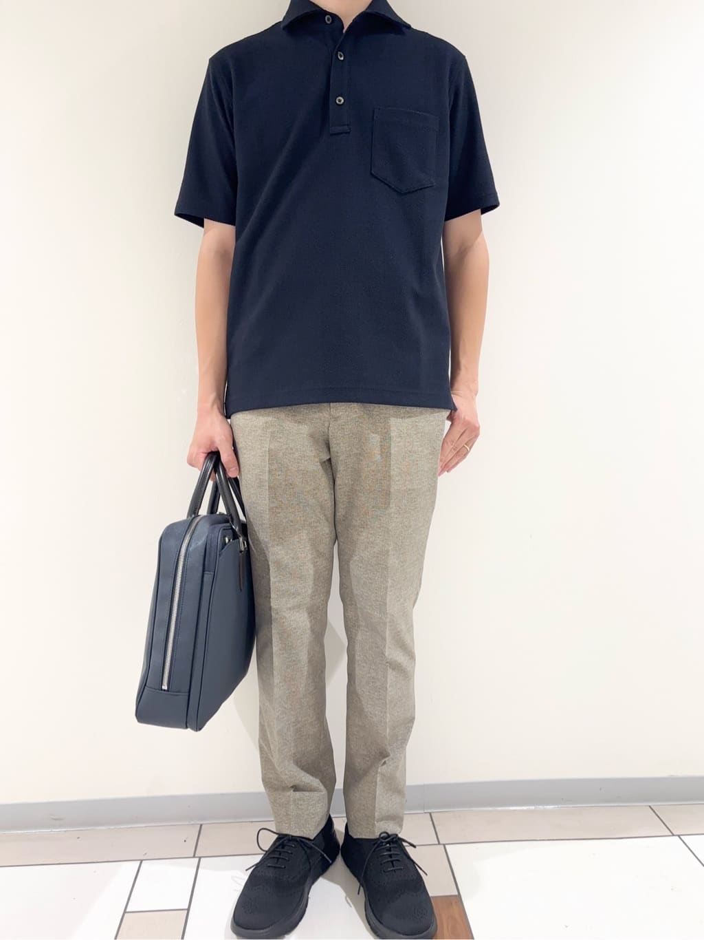 及川さんの「TAKEO KIKUCHI｜【抗菌防臭】COOL DOTS（R）ドビープリント パンツ」を使ったコーディネート