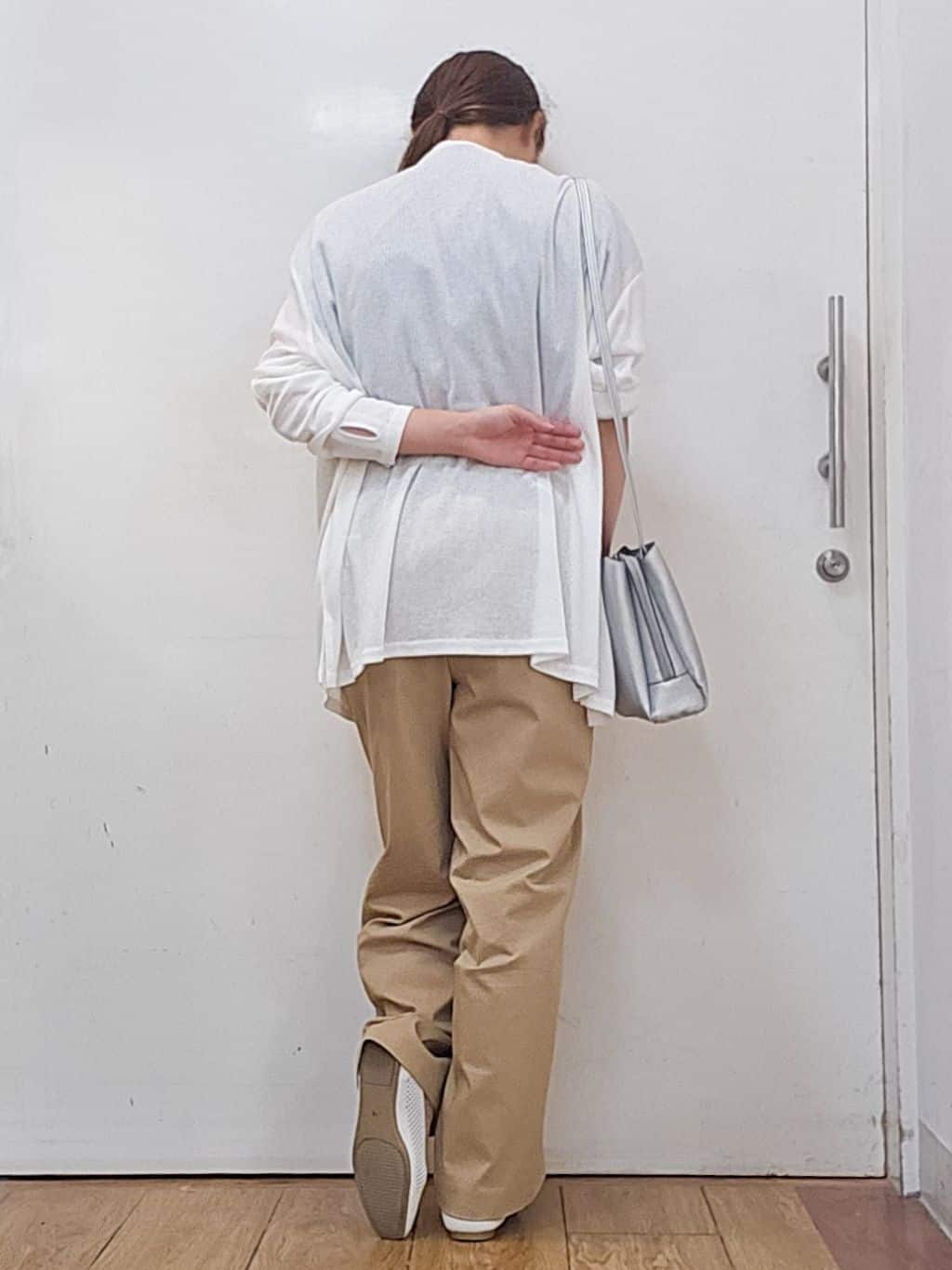 miyaさんの「SHOO･LA･RUE｜【S-LL/ひんやり/UV】手の甲まで隠れる トッパーカーディガン」を使ったコーディネート
