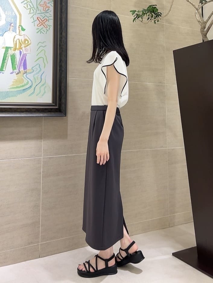 sechiさんの「UNTITLED｜【後ろウエストゴム/ストレッチ性/オンオフ】ジャージナロースカート」を使ったコーディネート
