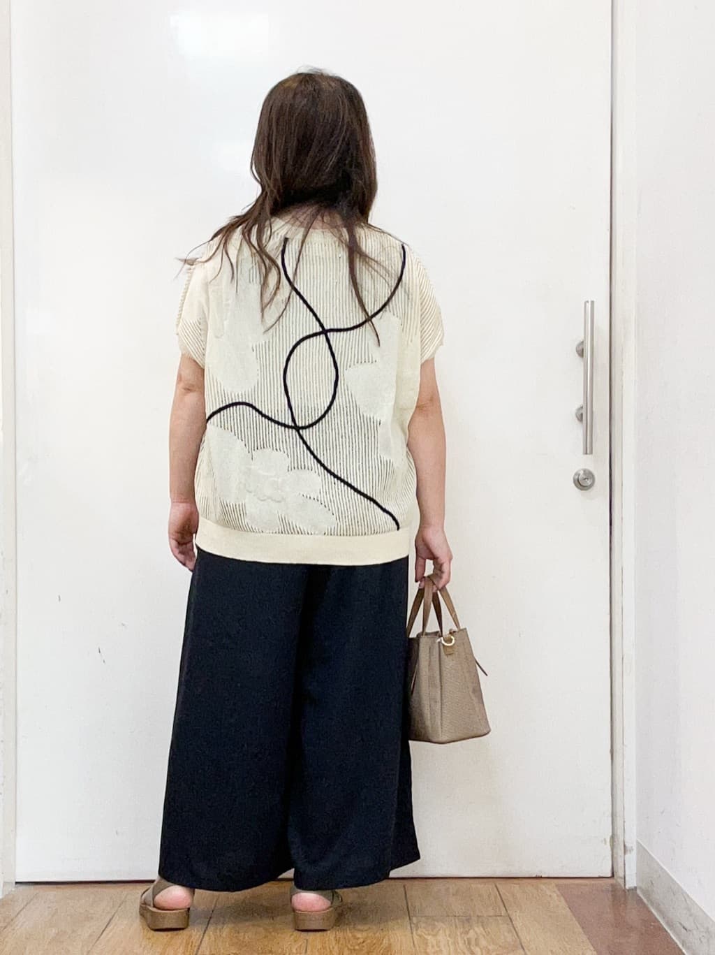 haruさんの「SHOO･LA･RUE｜アンクルゴムフラットサンダル」を使ったコーディネート