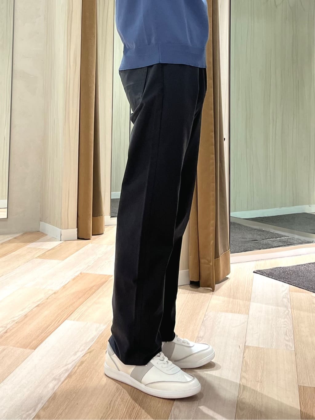 URAさんの「TAKEO KIKUCHI｜【Made in JAPAN】播州織 ストレッチ パンツ」を使ったコーディネート