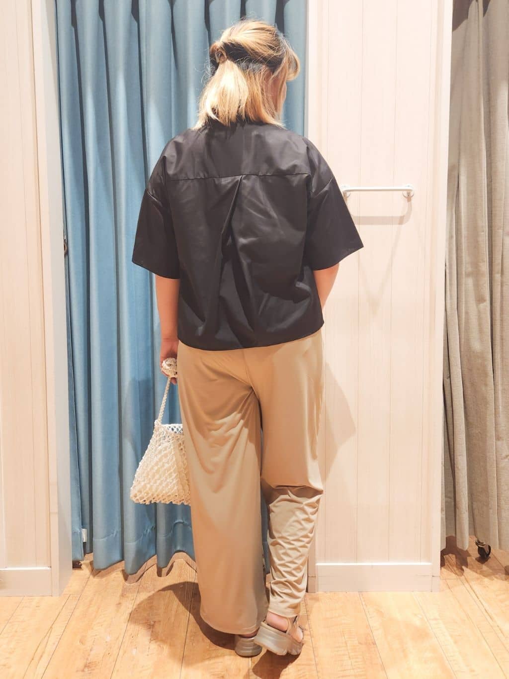 れーやんさんの「SHOO･LA･RUE｜【S-LL/ひんやり/UV】リラクシーな穿き心地 エアリーワイドパンツ」を使ったコーディネート