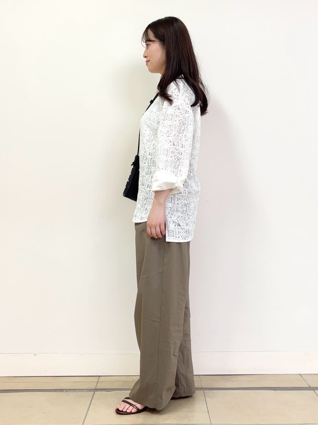 あやかさんの「UNTITLED｜◆【後ろウエストゴム/洗える】2タックワイドパンツ」を使ったコーディネート