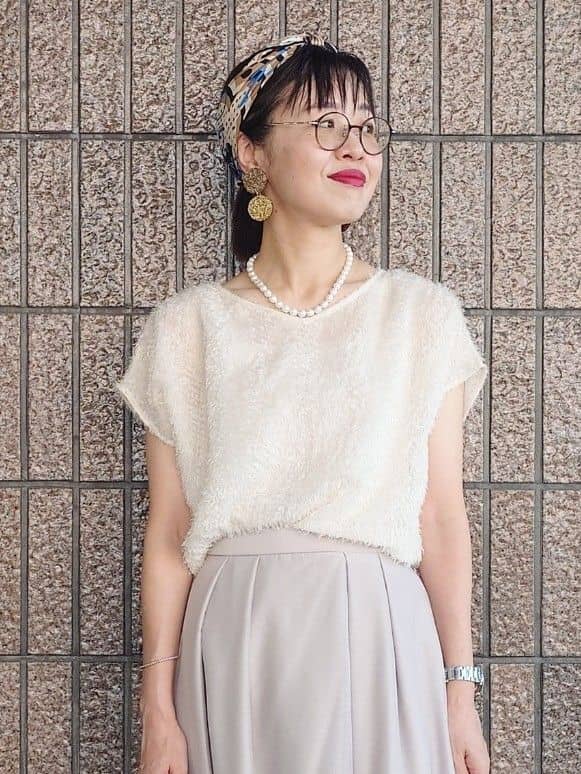 MUTSUKOさんの「UNTITLED｜【セットアップ可/洗える】フェザーフレンチスリーブブラウス」を使ったコーディネート