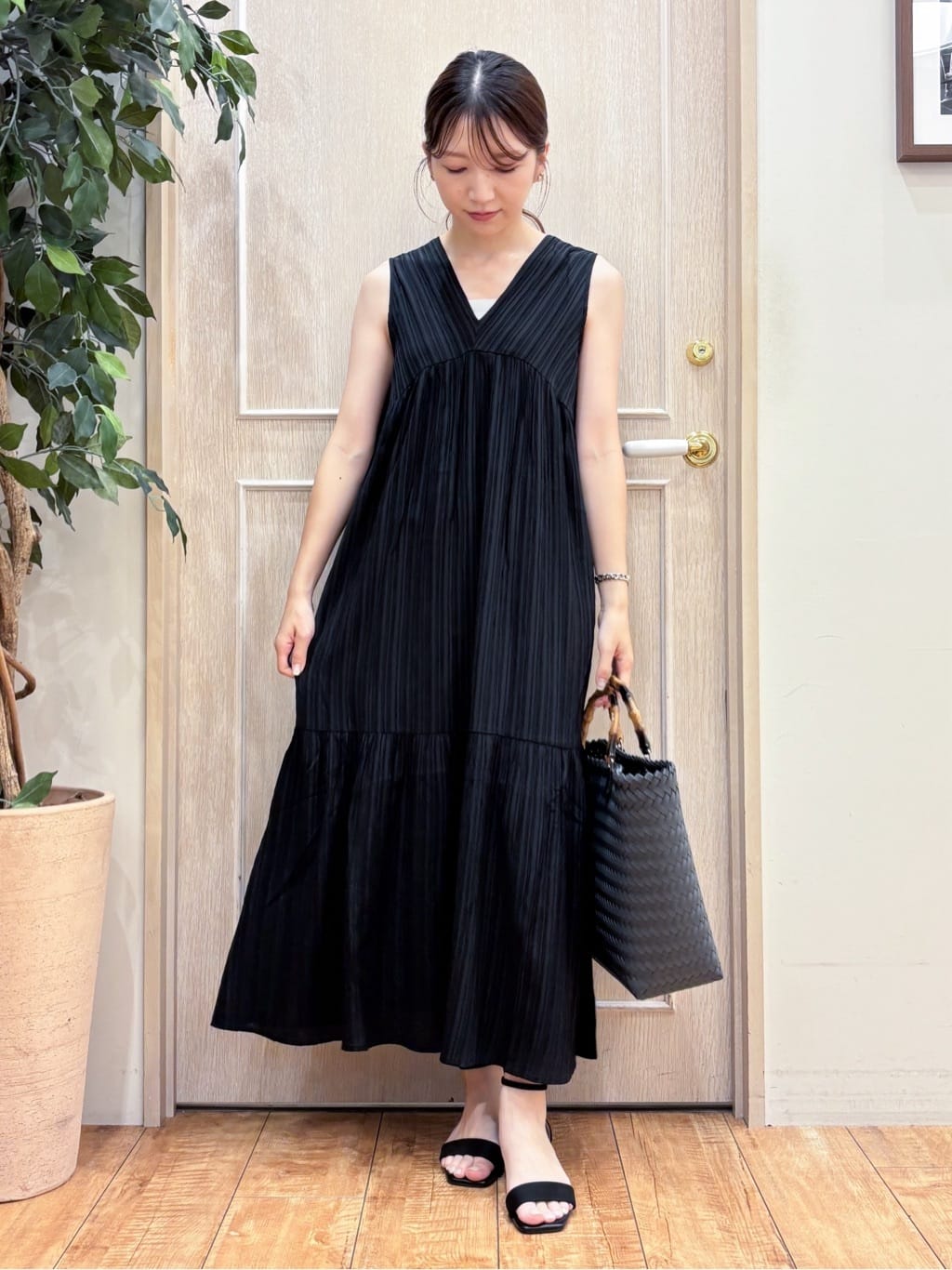 なみさんの「SHOO･LA･RUE｜【UV/さらさらタッチ】女性らしさ漂う 5分袖ボレロカーディガン」を使ったコーディネート