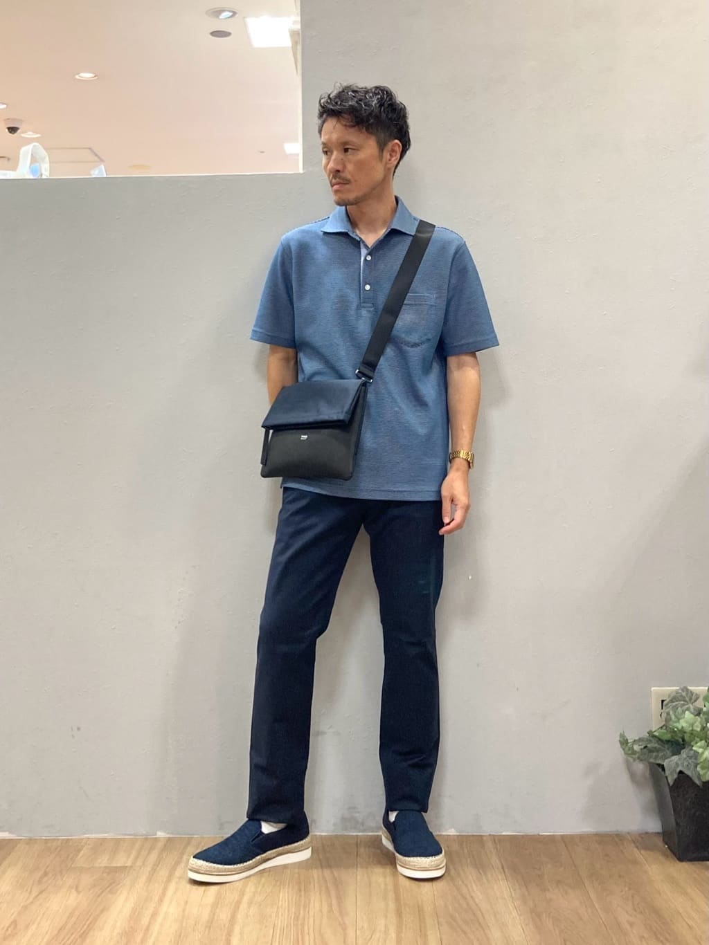 シュンさんの「TAKEO KIKUCHI｜【抗菌防臭／9色5サイズ展開】ハニカムメランジ ポロシャツ」を使ったコーディネート