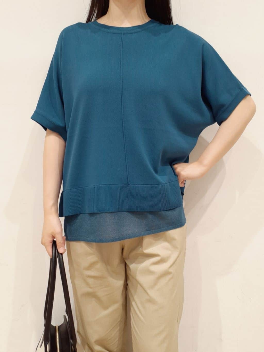 にこさんの「grove｜キレイも動きやすさも　美脚見えハイパーストレッチパンツ」を使ったコーディネート