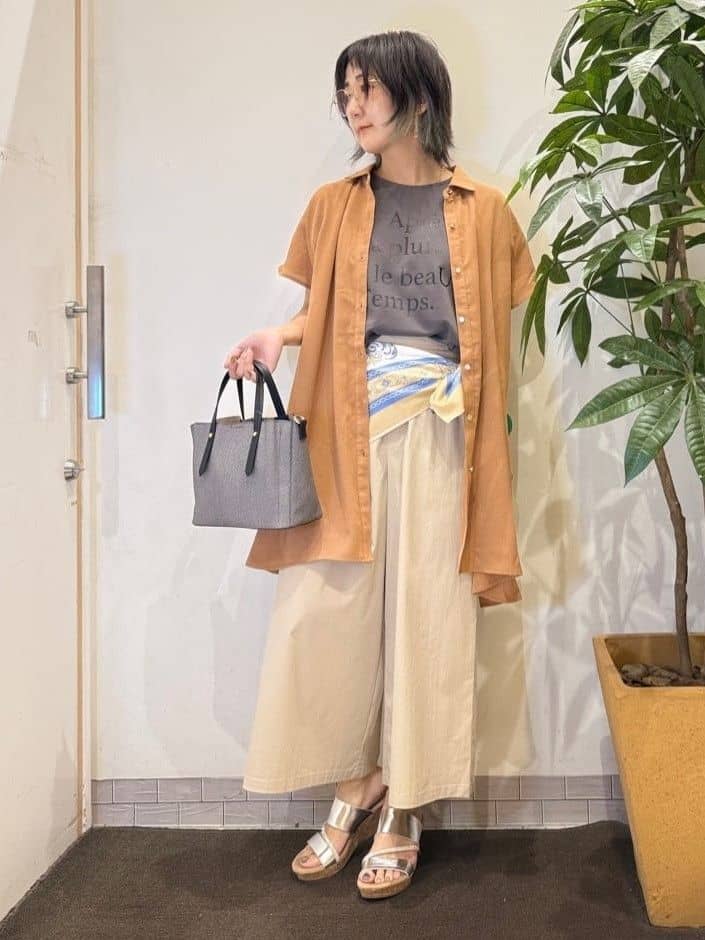 misakiさんの「SHOO･LA･RUE｜【S-LL/体型カバー】さらりとしたタッチが心地よい バックギャザーブラウス」を使ったコーディネート