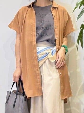 misakiさんの「SHOO･LA･RUE｜【S-LL/体型カバー】さらりとしたタッチが心地よい バックギャザーブラウス」を使ったコーディネート