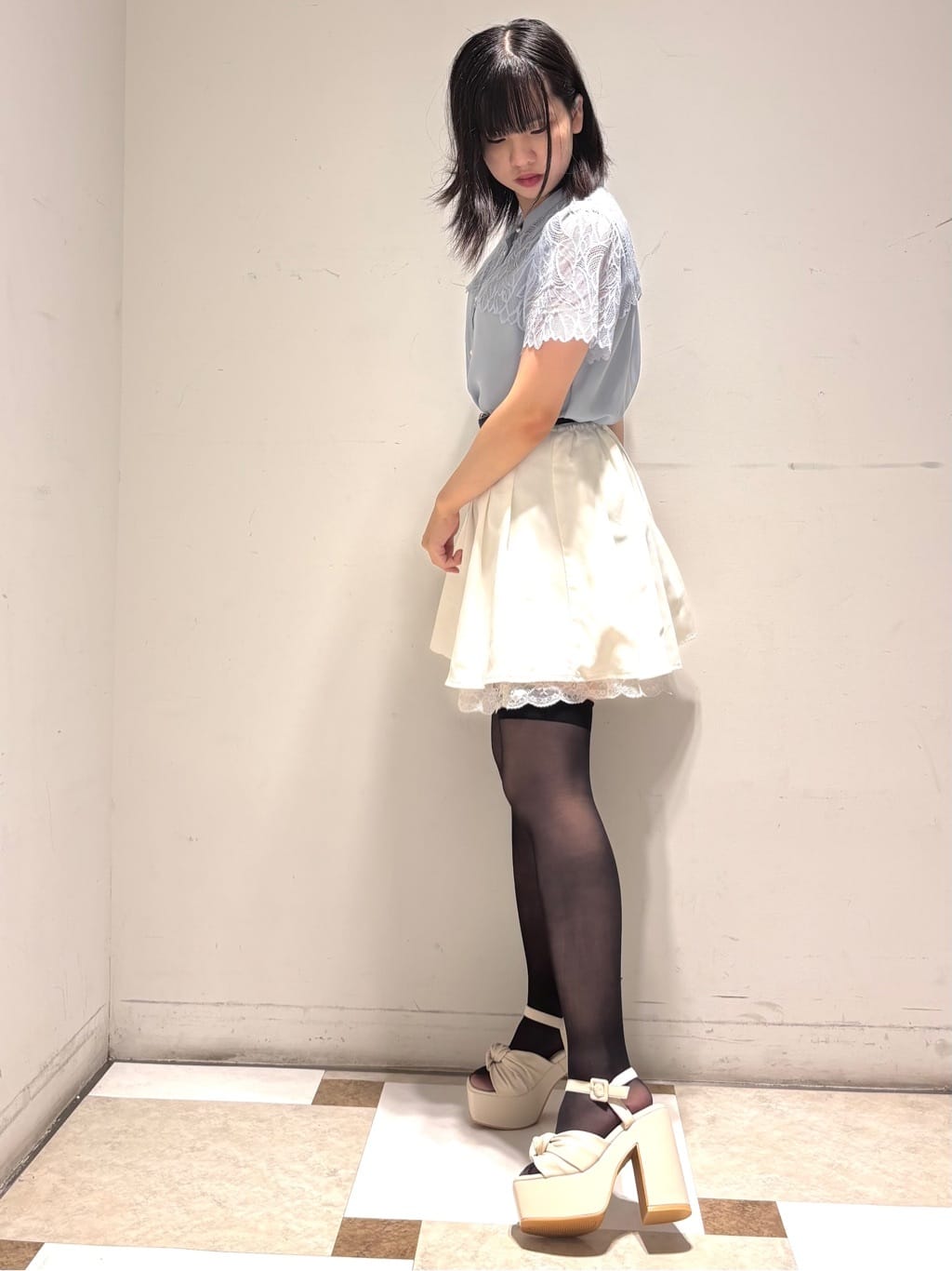 夜桜さんの「ESPERANZA｜【ラク盛り／サンダル】リピーター続出／脚長美脚　ツイストリボンサンダル」を使ったコーディネート