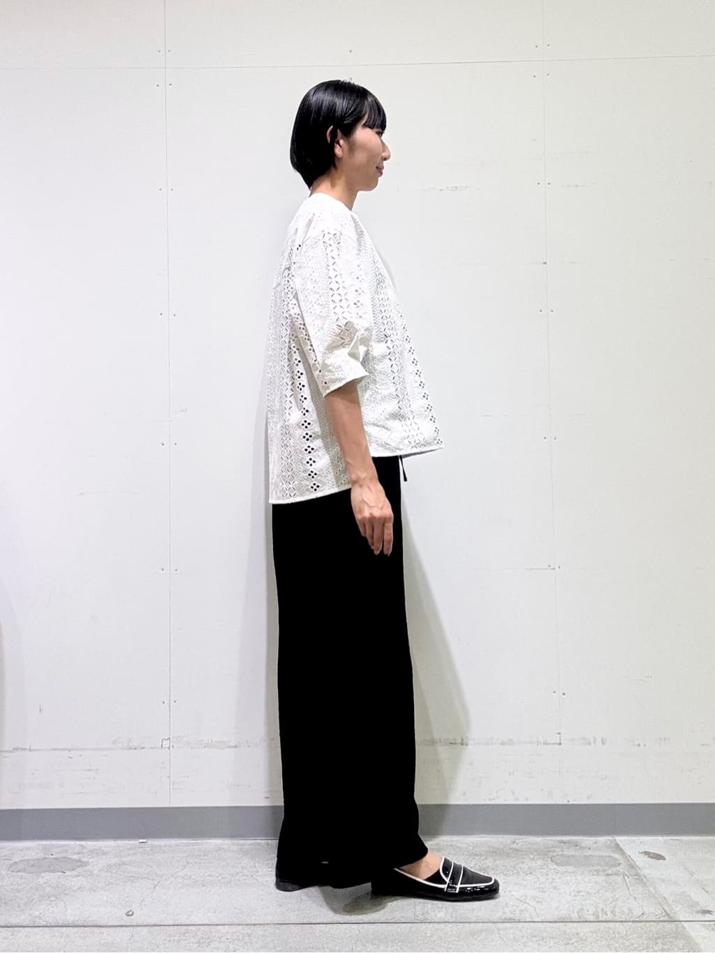 naoさんの「INDIVI｜【洗える／UVケア／SETUP可能】ドロストワイドパンツ」を使ったコーディネート