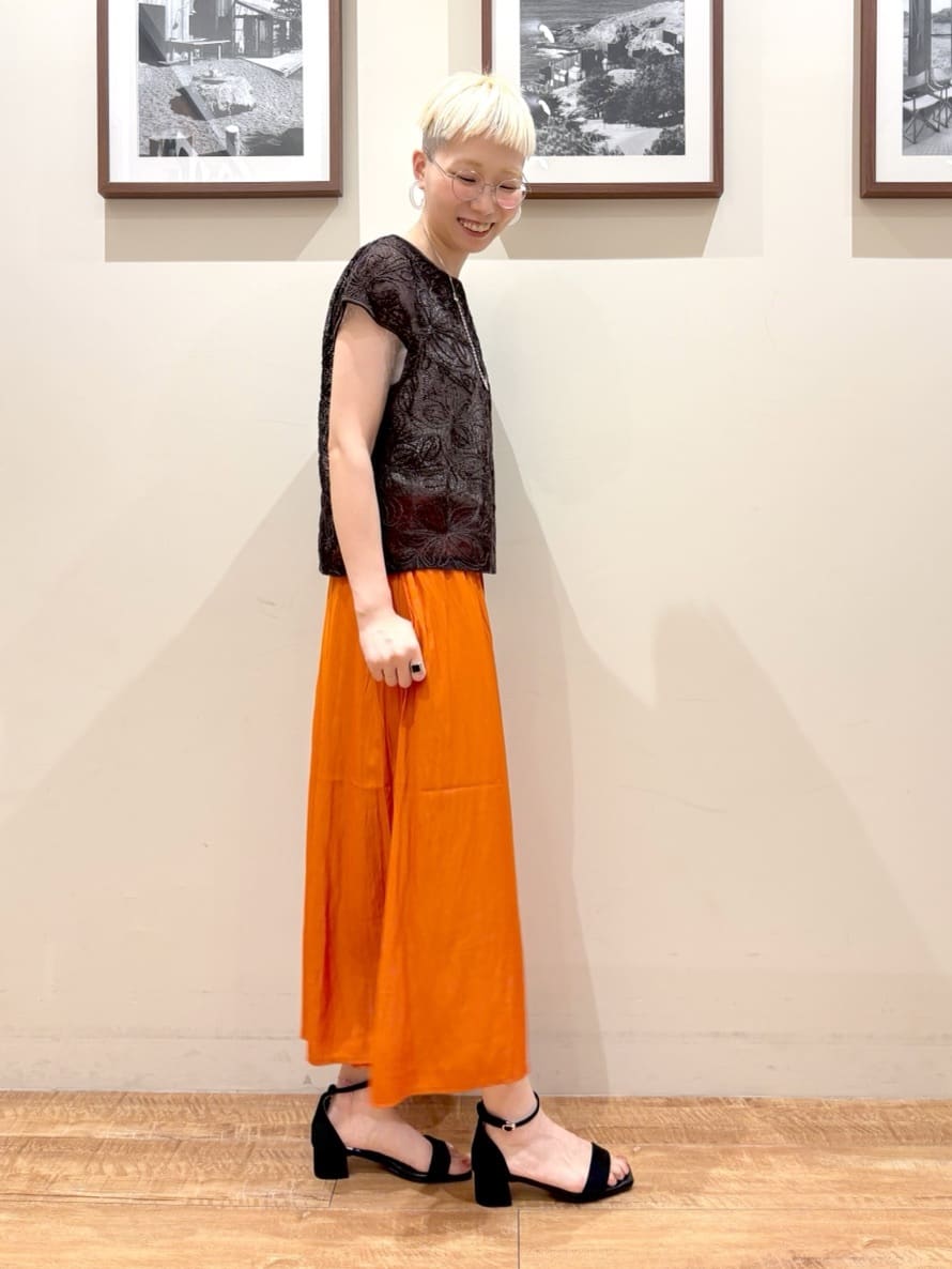 Ayumiさんの「SHOO･LA･RUE｜【2点セット】刺繍レーストップス」を使ったコーディネート